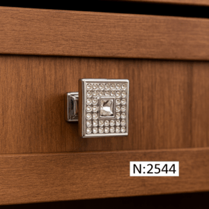 PUXADOR DE PLÁSTICO PRATA/CRISTAL  3,5X 3,5 CM