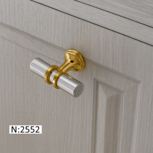 PUXADOR DE PLÁSTICO TUBO PRATA C 1 PÉ DOURADO 5 X 2,5 CM