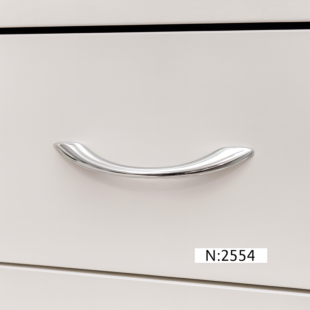 PUXADOR DE PLÁSTICO ALÇA PRATA  12,5X2,5 CM