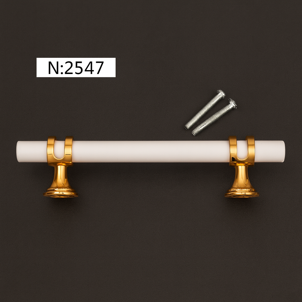 PUXADOR DE PLÁSTICO TUBO BRANCO C 2 PÉ DOURADO 15X 3,5 CM