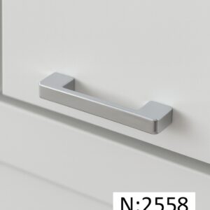 PUXADOR DE PLÁSTICO PUNHO PRATA  10,5X 2,3 CM