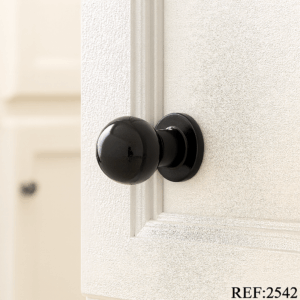 PUXADOR DE PLÁSTICO BOLINHA PRETO 2,5 X3 CM